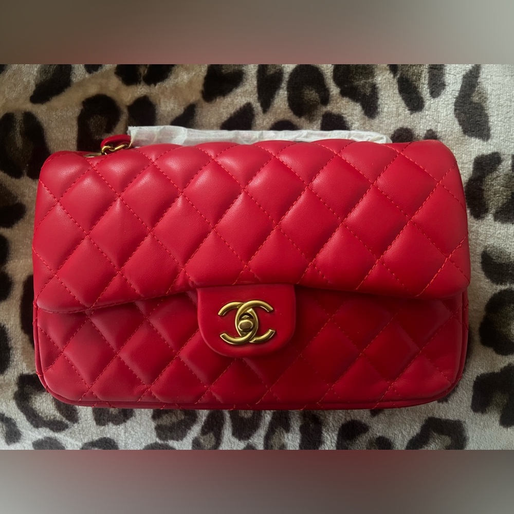 Not ORG. Handbag purse red New chanel LV Gucci 10x7
